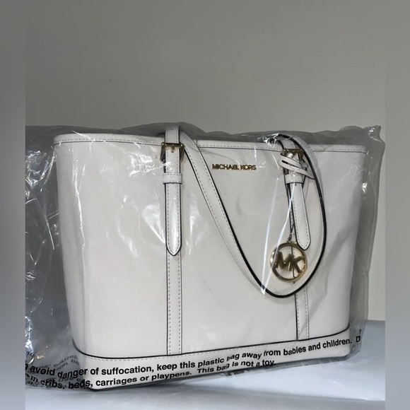 KORS Michael, Jet Set Travel Large Saffiano Leather Tote - Picture 4 of 8